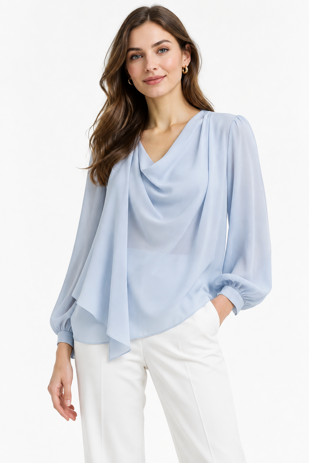 Modelo com Blusa Azul