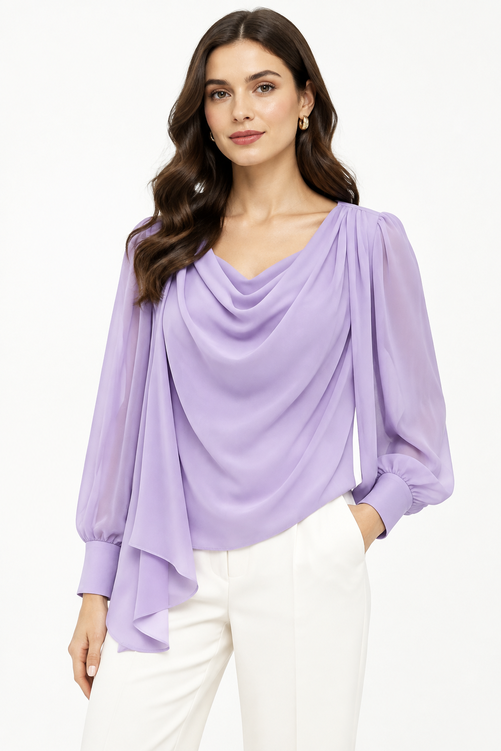 Modelo com Blusa Lilás